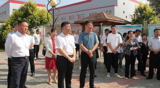 稀土高新區(qū)工會(huì)大力推動(dòng)“ 五三三”工作機(jī)制，全面提升廠務(wù)公開民主管理工作提質(zhì)增效
